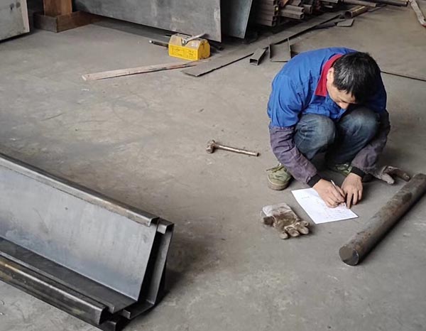 18米長130KW網(wǎng)帶鐵基燒結(jié)爐設(shè)計